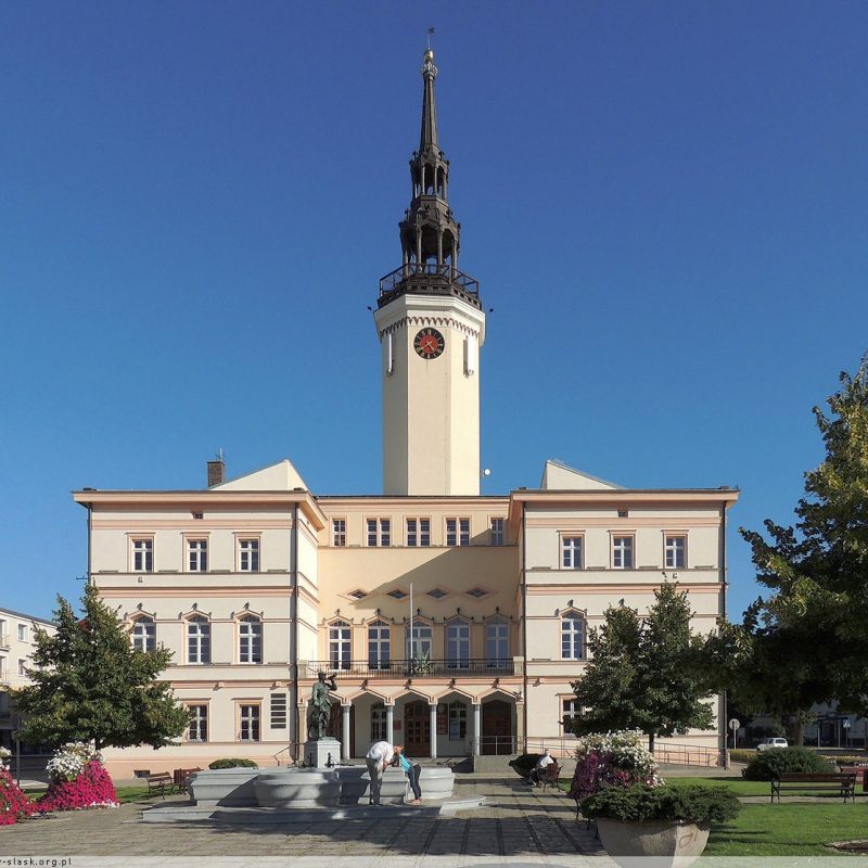 Ratusz_pl_Rynek_Strzelce_Opolskie_4104632